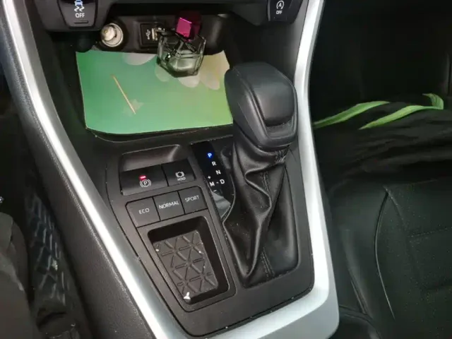 Toyota RAV4 — Фото автомобиля 13