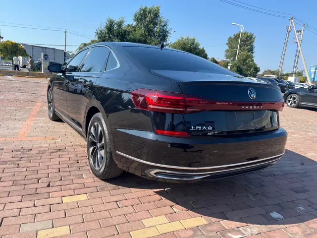 Volkswagen Passat — Фото автомобиля 5