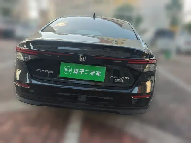 Honda Accord — Фото автомобиля 3