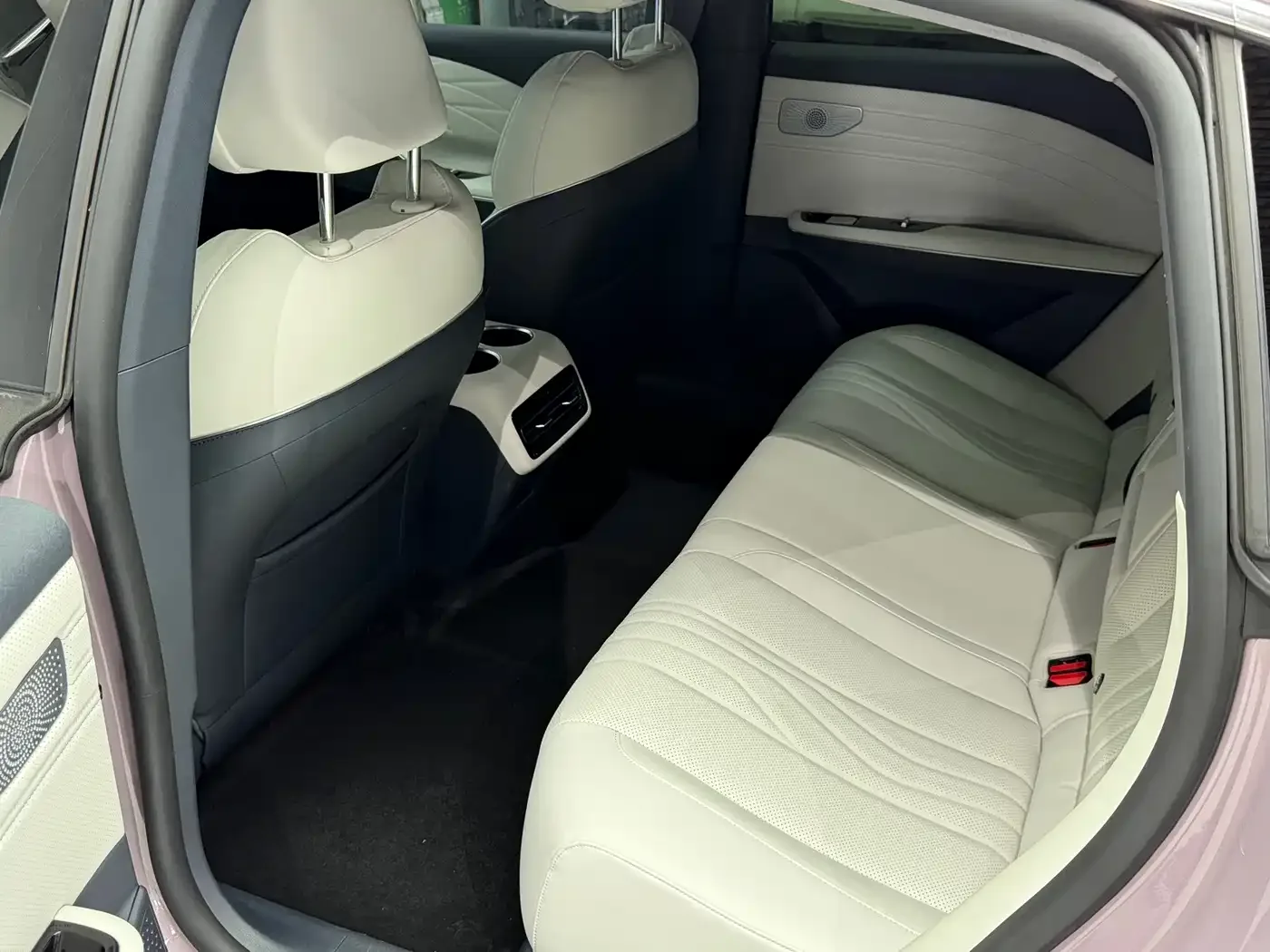 Geely Galaxy Galaxy E8 2024 665km RWD Starship Voyager Edition — Фото автомобиля 18