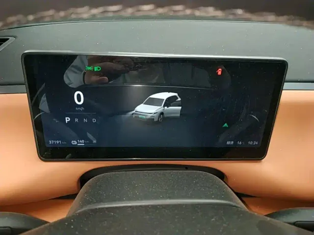Leapmotor C10 — Фото автомобиля 11