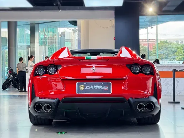 Ferrari 812 — Фото автомобиля 5