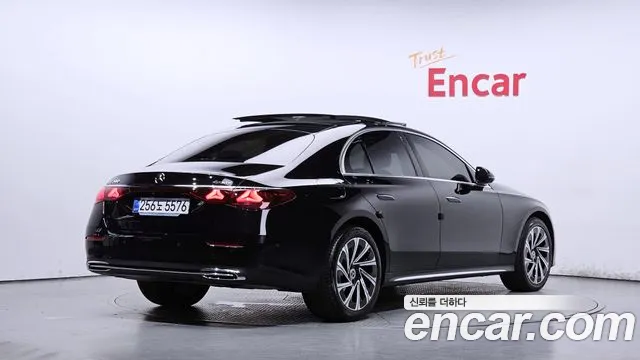 Mercedes-Benz E-Class E-класс W214 E300 4MATIC Exclusive — Фото автомобиля 2