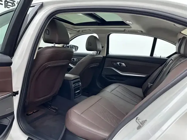 BMW 3 Series — Фото автомобиля 21