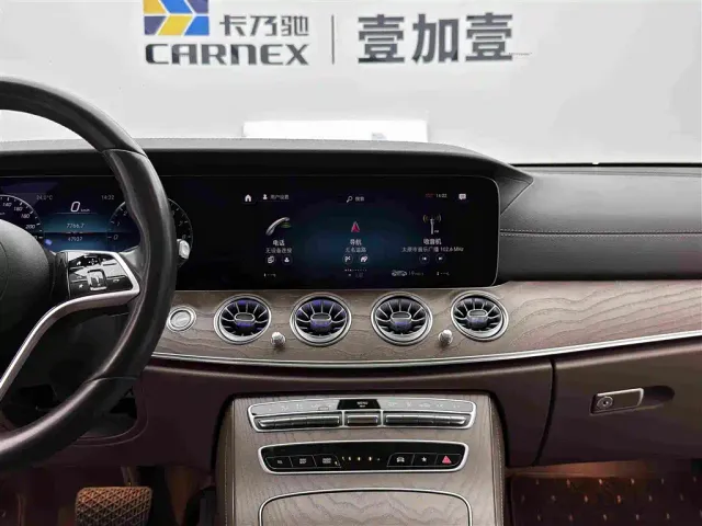 Mercedes-Benz E-Class — Фото автомобиля 12