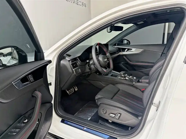 Audi A4L — Фото автомобиля 7