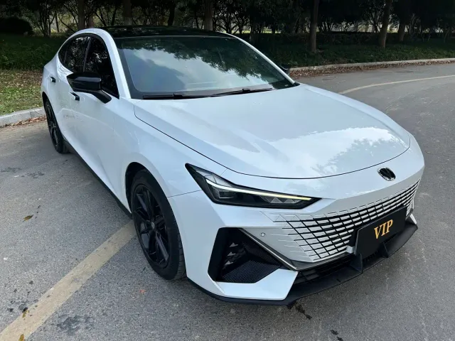 Changan UNI-V — Фото автомобиля 3
