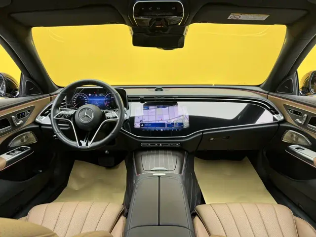Mercedes-Benz E-Class — Фото автомобиля 8