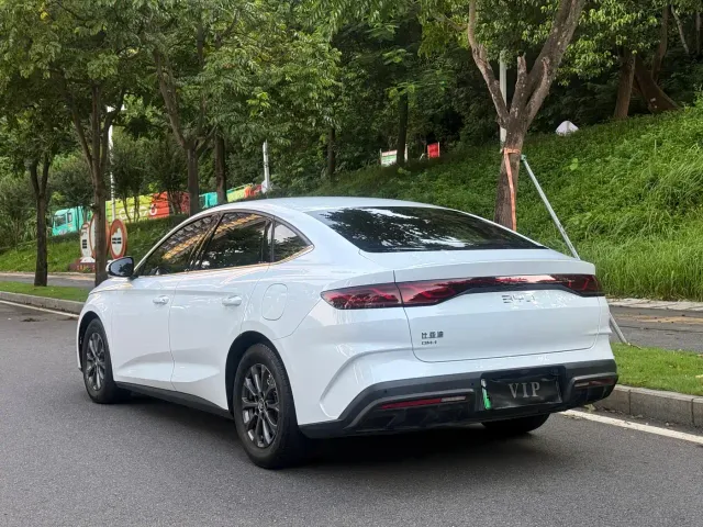 BYD Qin L — Фото автомобиля 12