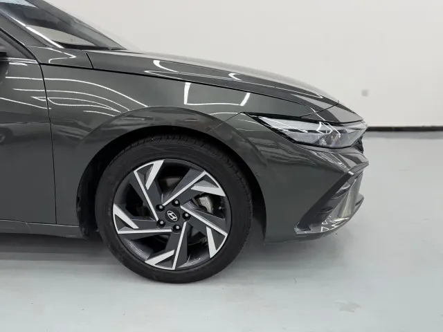 Hyundai Elantra — Фото автомобиля 8