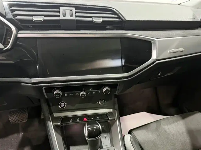 Audi Q3 — Фото автомобиля 11
