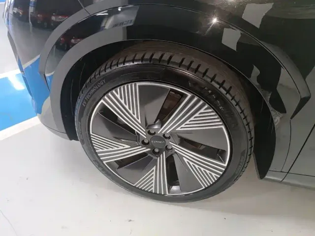 Lynk & Co Lynk & Co 08 EM-P 2023 120km Long Range Halo — Фото автомобиля 22