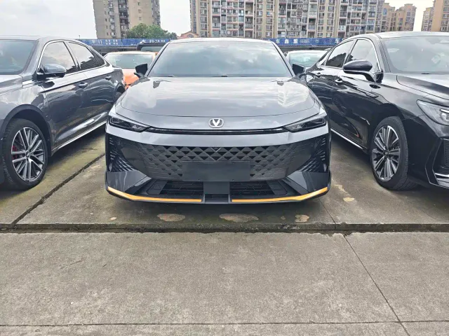 Changan UNI-V — Фото автомобиля 2