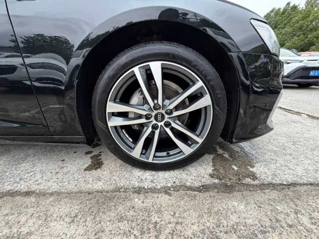 Audi A6L — Фото автомобиля 4