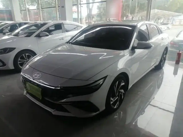 Фотография автомобиля — Hyundai Elantra