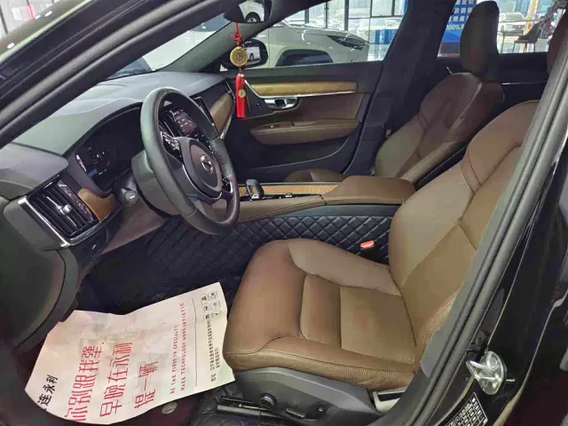 Volvo S90 — Фото автомобиля 8