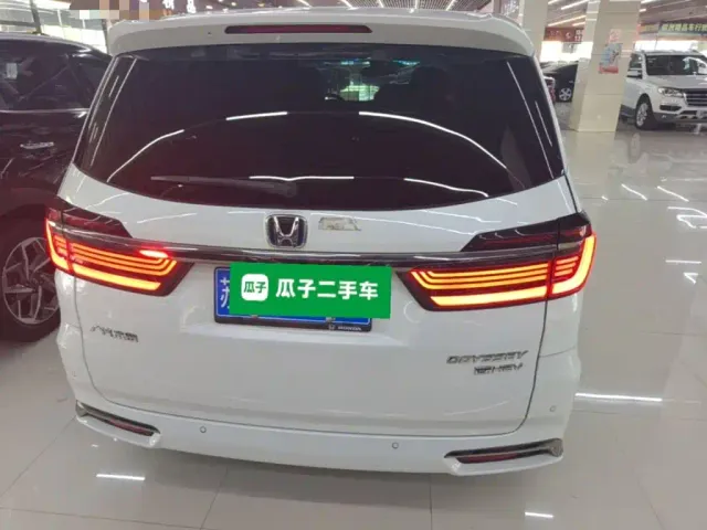 Honda Odyssey — Фото автомобиля 5