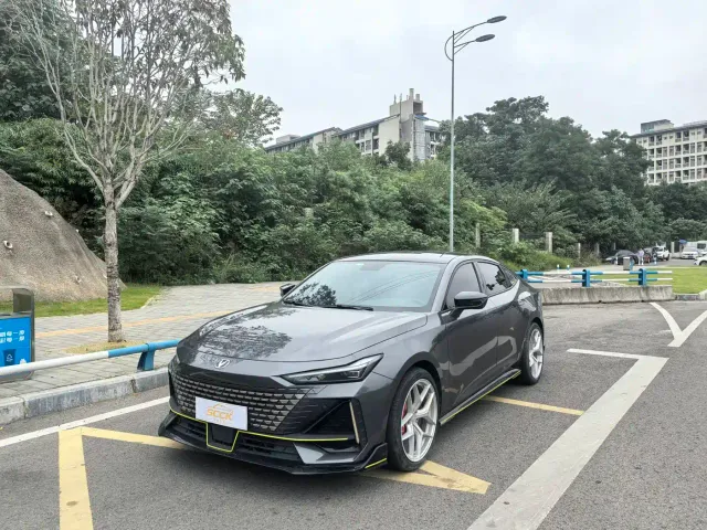 Фотография автомобиля — Changan UNI-V