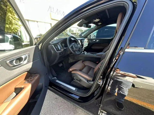 Volvo XC60 — Фото автомобиля 11