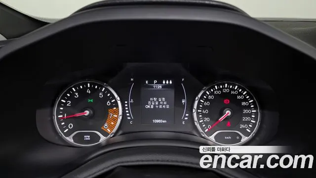 Jeep Renegade — Фото автомобиля 7