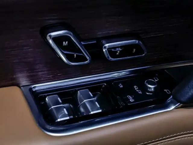 Land Rover Range Rover — Фото автомобиля 12