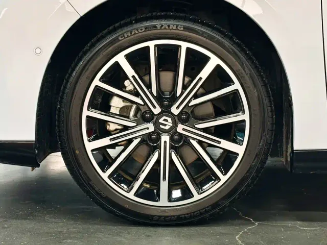 Leapmotor B01 — Фото автомобиля 22
