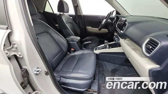 Hyundai Venue — Фото автомобиля 16