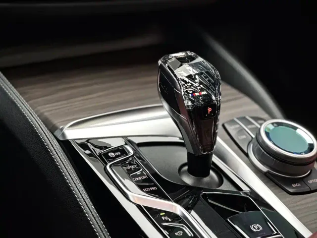 BMW 5 Series — Фото автомобиля 8