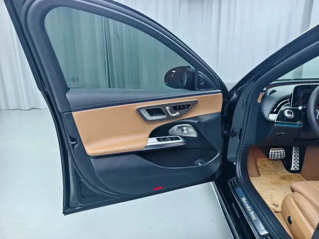 Mercedes-Benz E-Class — Фото автомобиля 7