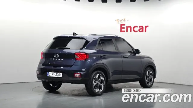 Hyundai Venue — Фото автомобиля 2