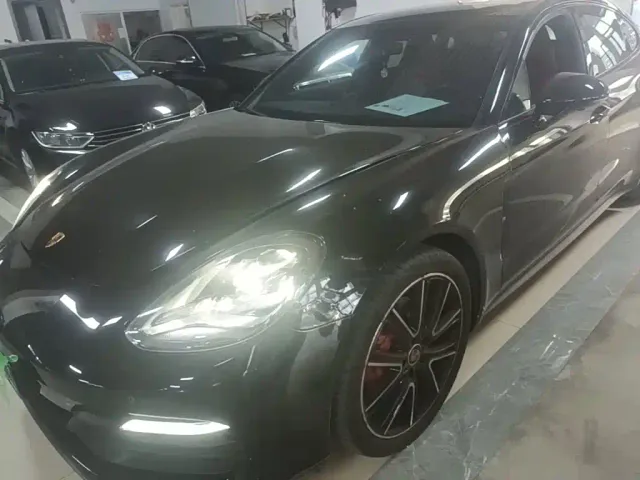 Фотография автомобиля — Porsche Panamera