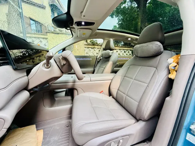 IM Motors LS6 — Фото автомобиля 11
