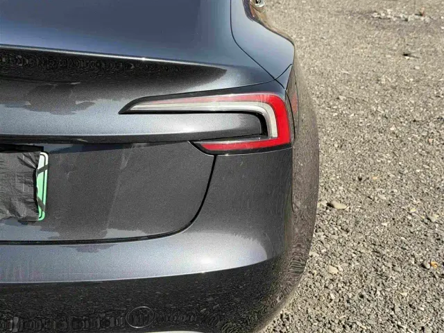 Tesla Model 3 — Фото автомобиля 16