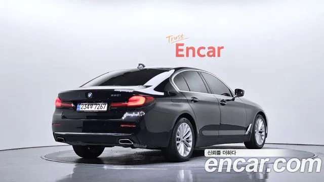 BMW 5-Series — Фото автомобиля 2