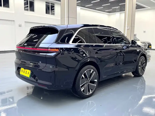 Li Auto L6 — Фото автомобиля 17