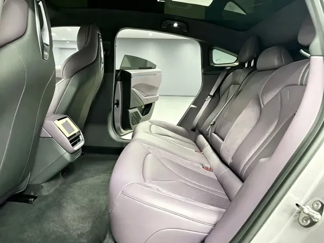 Xpeng P7 — Фото автомобиля 5
