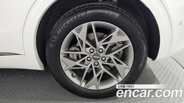 Genesis GV70 2.5T Бензин AWD — Фото автомобиля 18