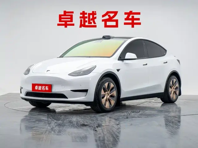Фотография автомобиля — Tesla Model Y