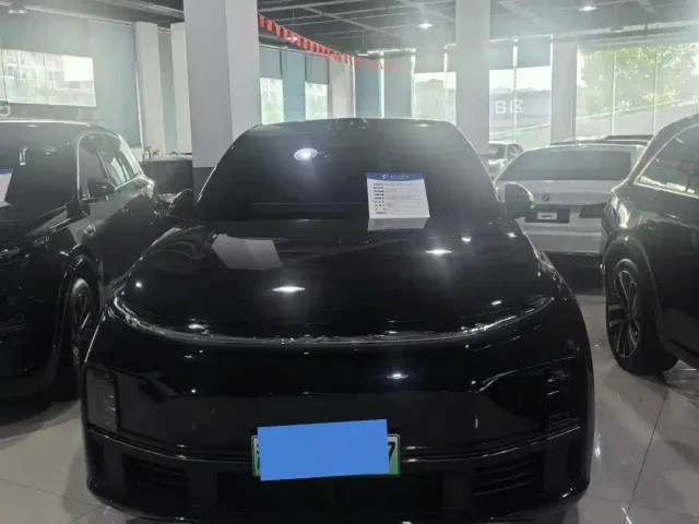 Li Auto L7 — Фото автомобиля 8