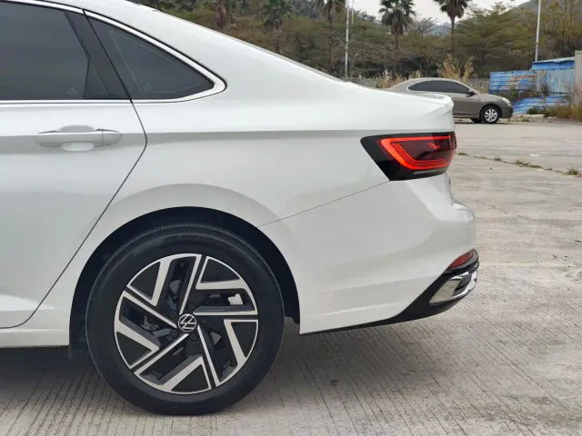 Volkswagen Sagitar — Фото автомобиля 6