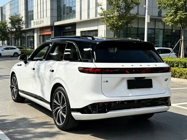 Xpeng G9 — Фото автомобиля 8