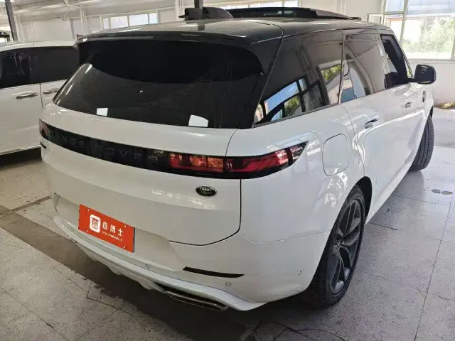 Land Rover Range Rover Sport — Фото автомобиля 3