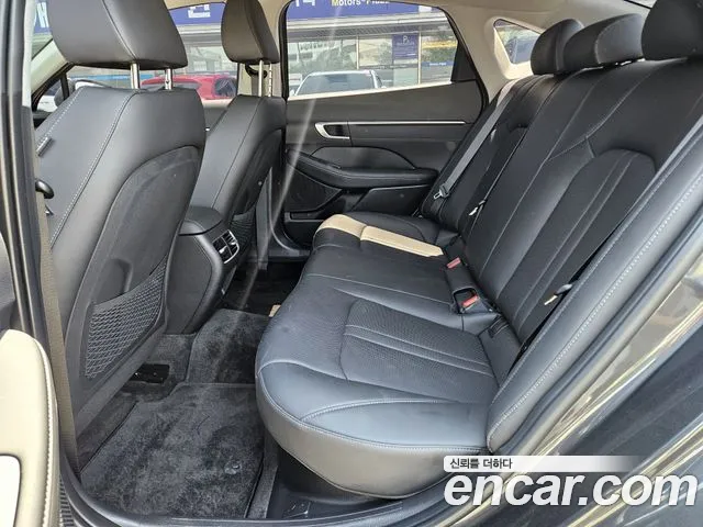 Hyundai Sonata Premium — Фото автомобиля 16