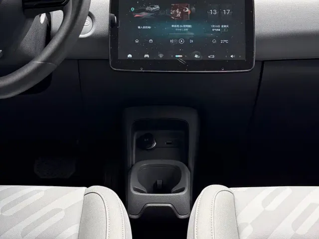 Leapmotor T03 — Фото автомобиля 14