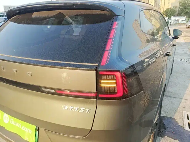 Volvo XC70 Plug-in Hybrid — Фото автомобиля 7