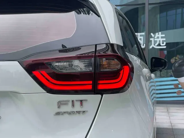 Honda Fit — Фото автомобиля 11
