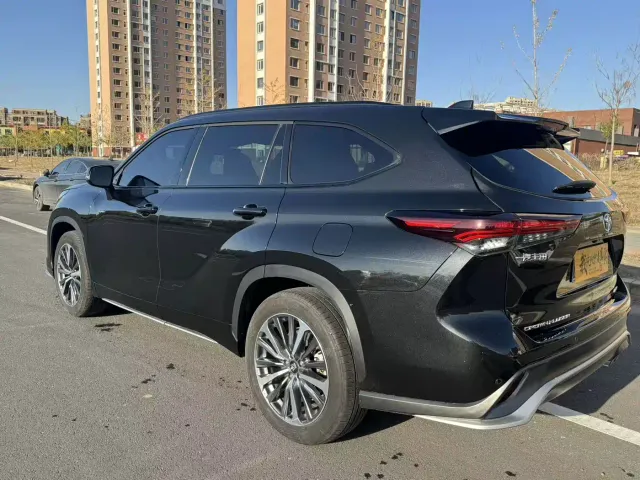 Toyota Crown Kluger — Фото автомобиля 8