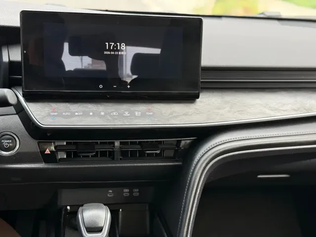 Toyota Camry — Фото автомобиля 12