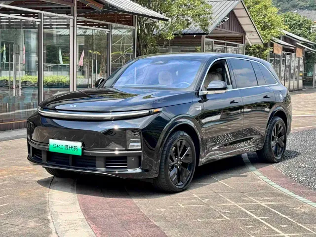 Li Auto L7 — Фото автомобиля 4
