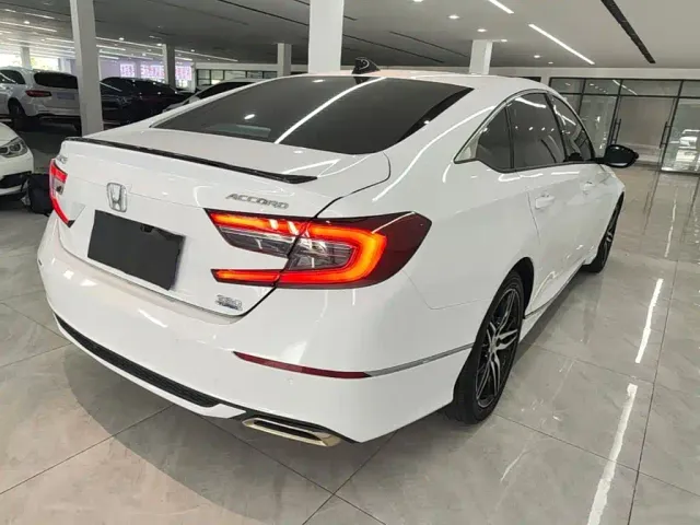 Honda Accord — Фото автомобиля 6